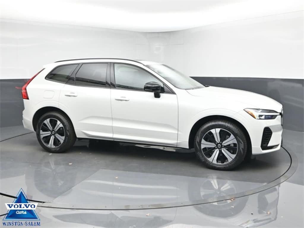 New 2025 Volvo XC60 plug-in hybrid T8 Core SUV