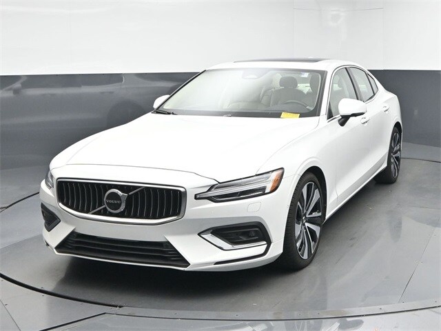 2023 Volvo S60 Ultimate photo 3
