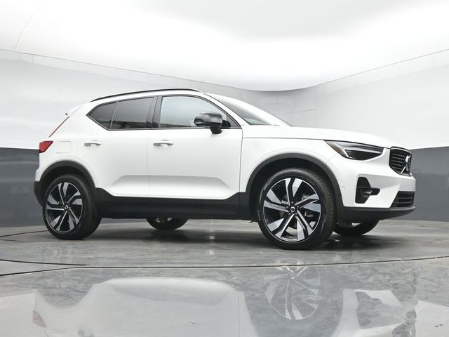 2024 Volvo XC40 Plus - Photo 36