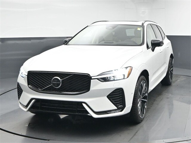 2026 Volvo XC60 B5 photo 2