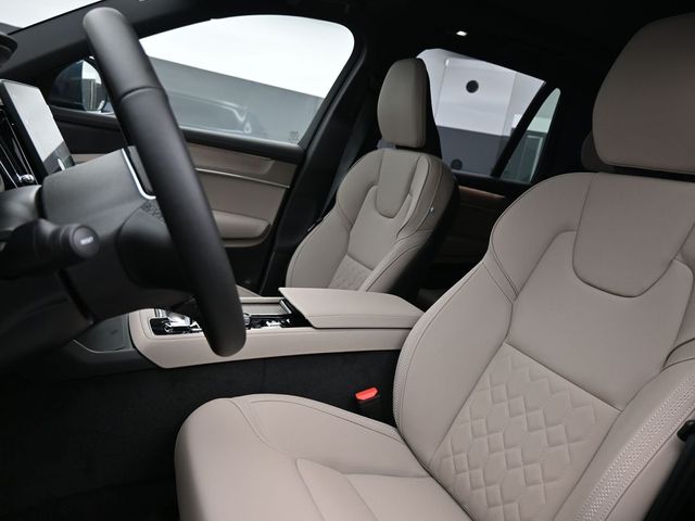2026 Volvo XC90 Plus - Photo 9