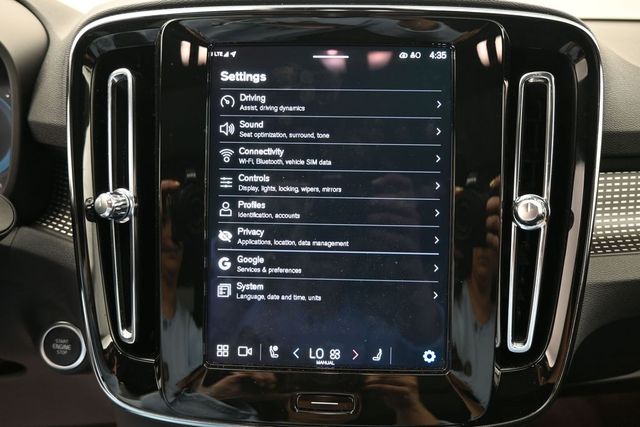 2024 Volvo XC40 Plus - Photo 15