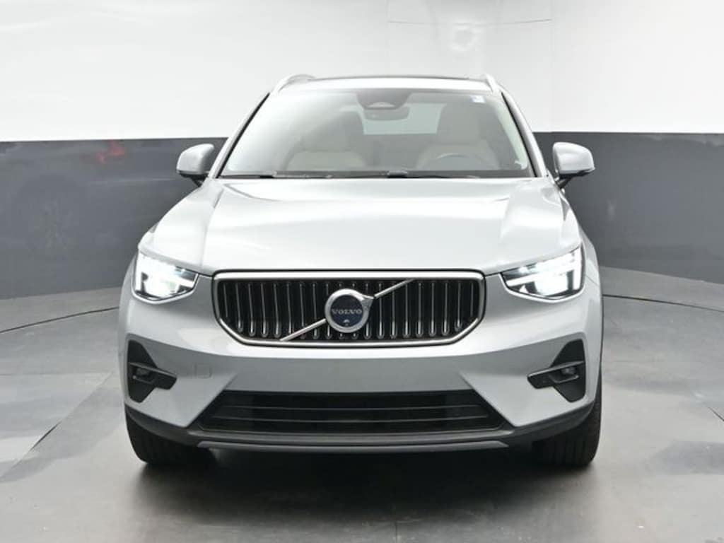 Used 2024 Volvo XC40 B5 Plus Bright Theme SUV