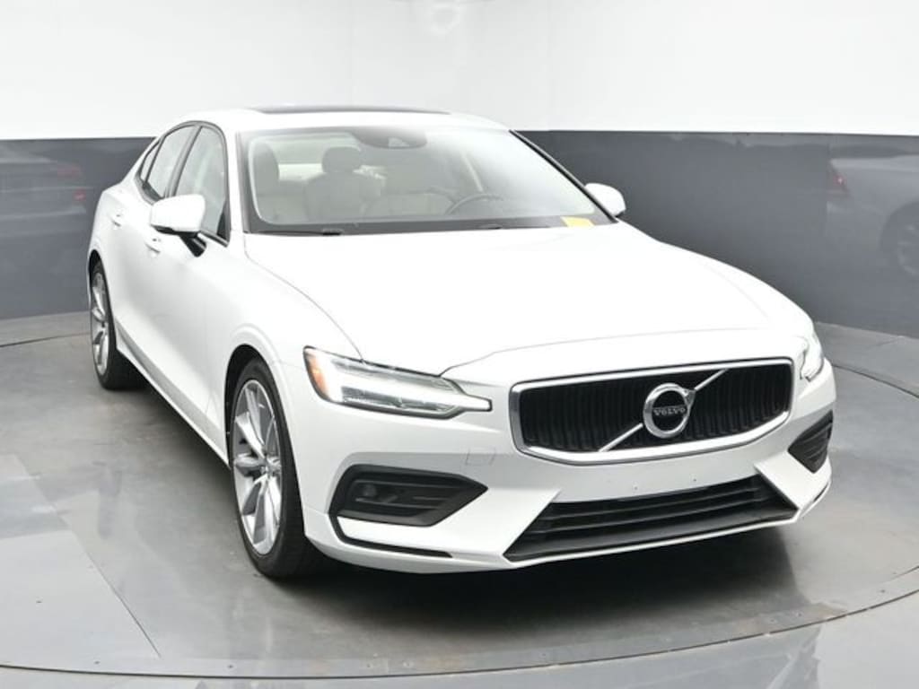 Used 2021 Volvo S60 T5 Momentum Sedan