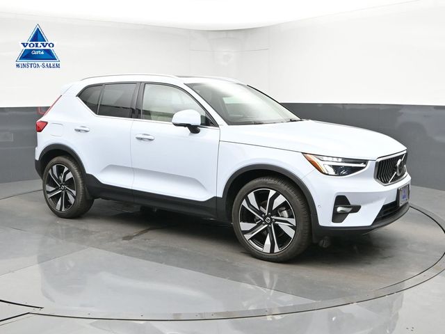 2024 Volvo XC40 B5 Plus Bright AWD's photo
