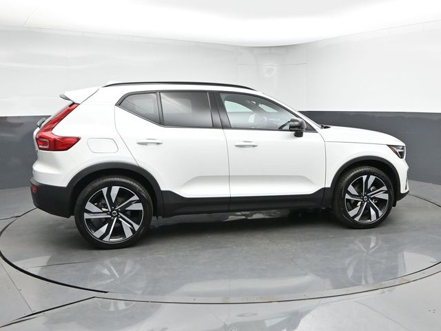 2024 Volvo XC40 Plus - Photo 8