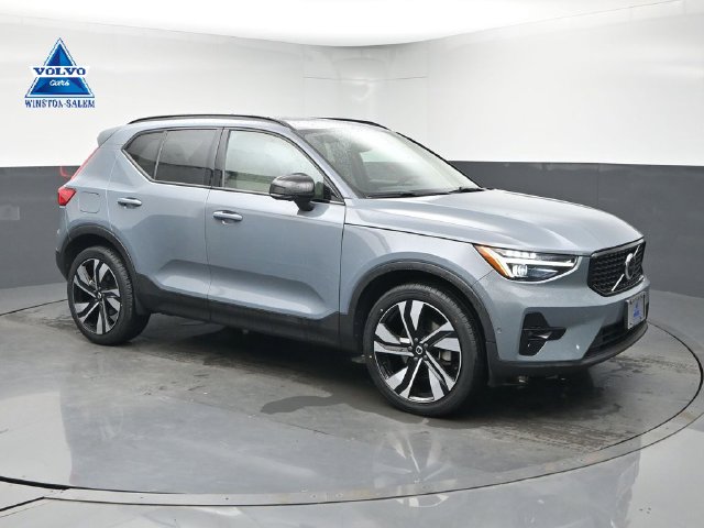 2023 Volvo XC40