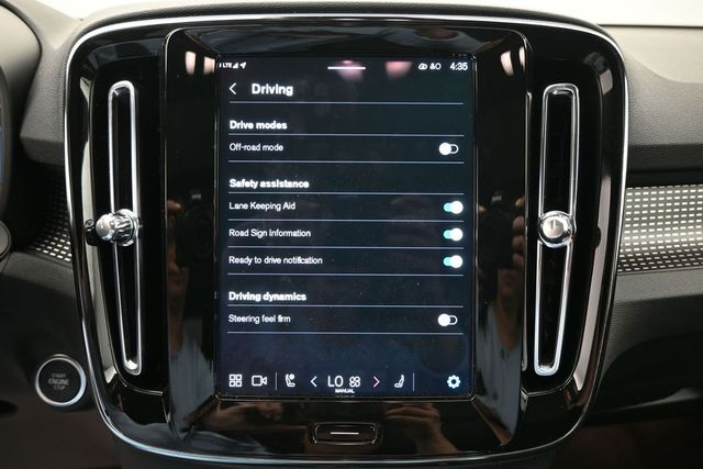 2024 Volvo XC40 Plus - Photo 16