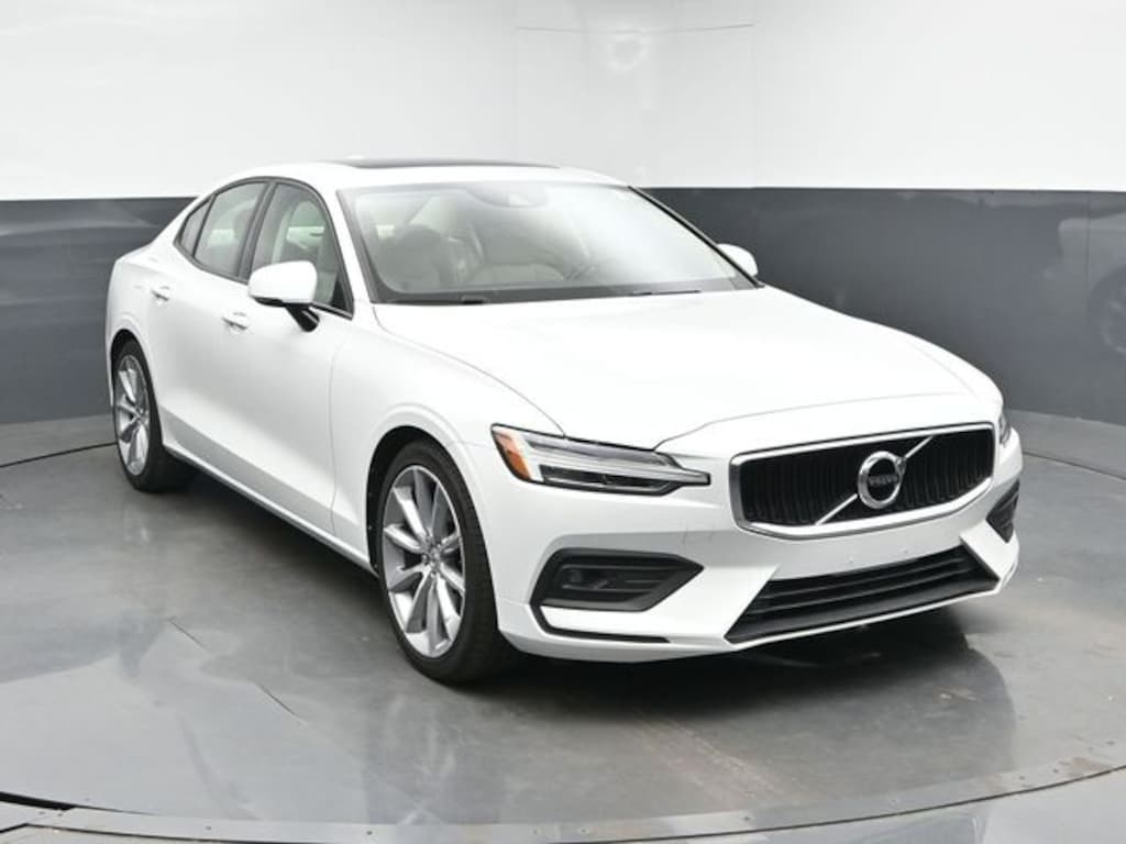 Used 2021 Volvo S60 T5 Momentum Sedan