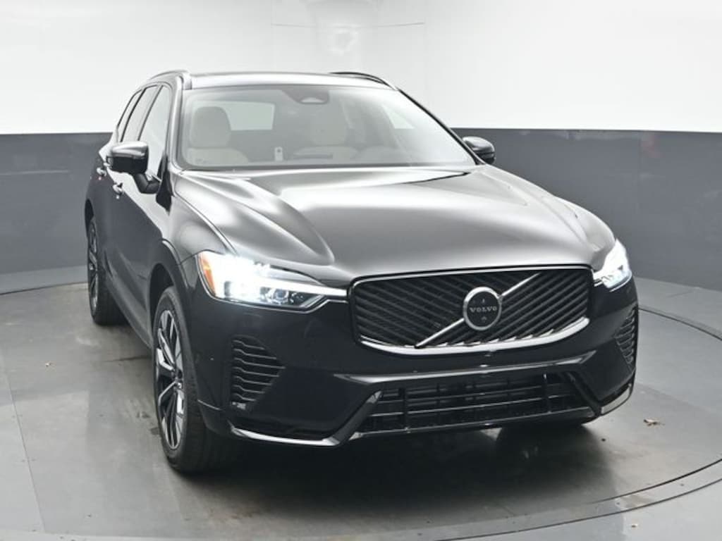 New 2026 Volvo XC60 plug-in hybrid T8 Plus SUV