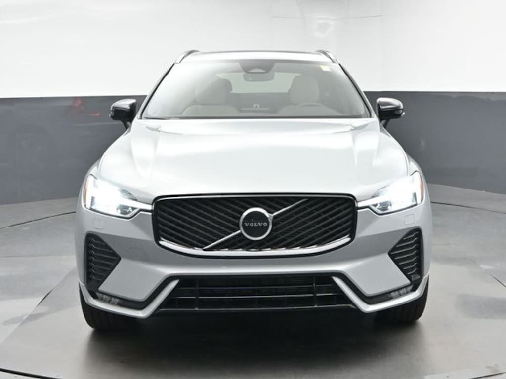 New 2026 Volvo XC60 B5 Core SUV