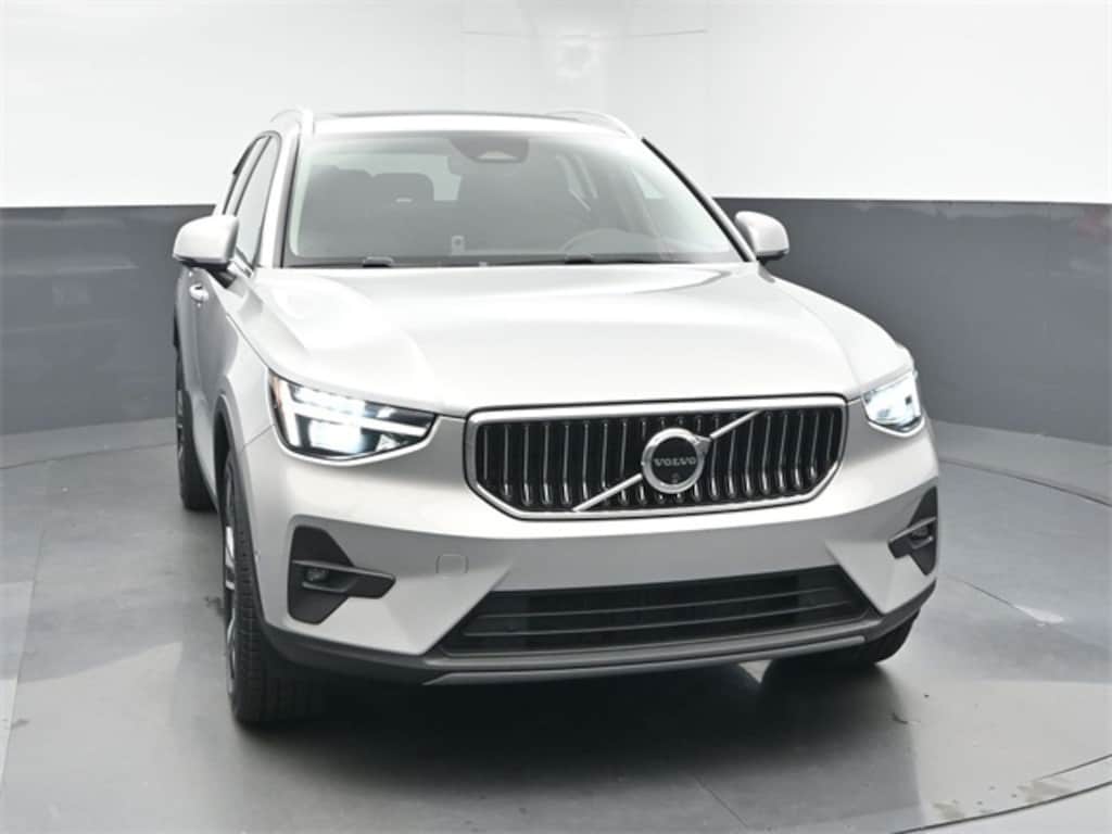 Used 2024 Volvo XC40 B5 Plus Bright Theme SUV