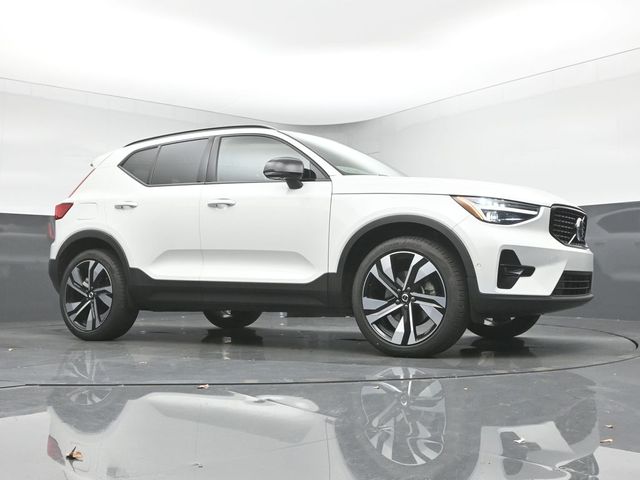 2024 Volvo XC40 Plus - Photo 35
