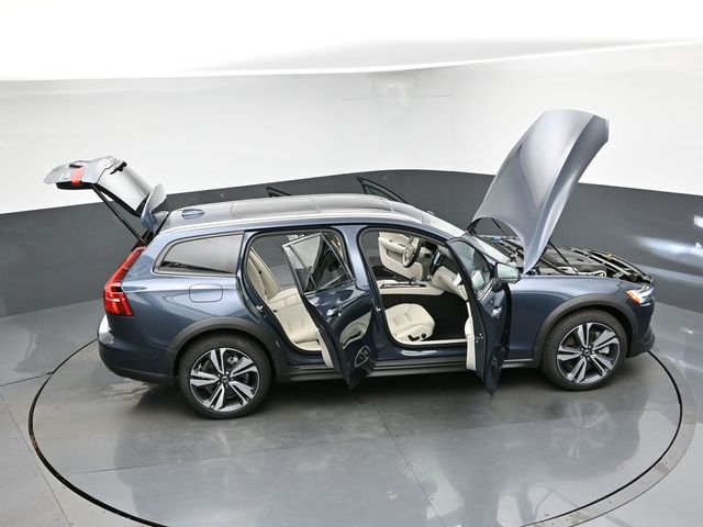 2026 Volvo V60 Cross Country Plus - Photo 40