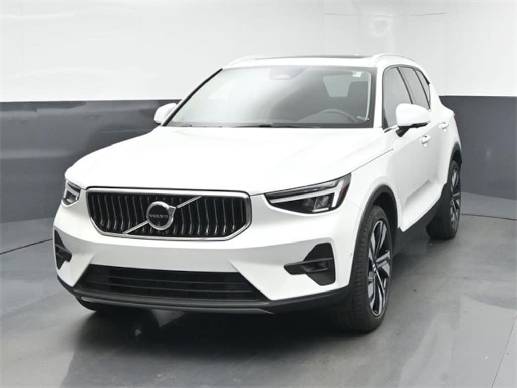 Used 2024 Volvo XC40 B5 Plus Bright Theme SUV