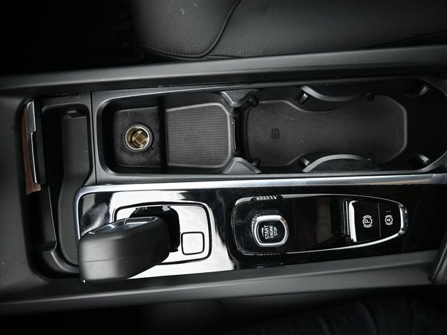 2023 Volvo XC60 Plus - Photo 11