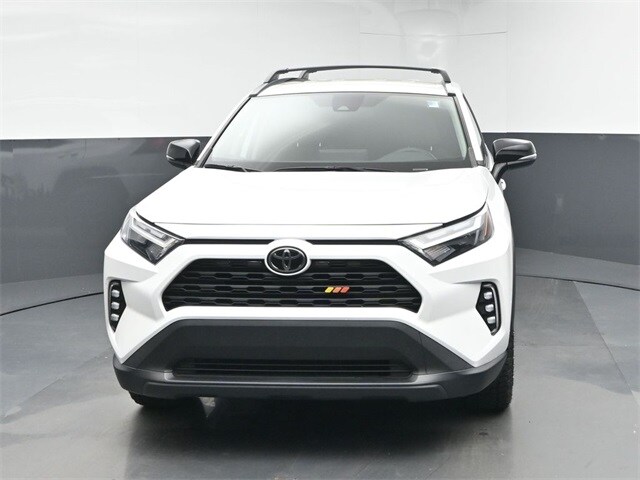 2022 Toyota RAV4 XLE photo 3