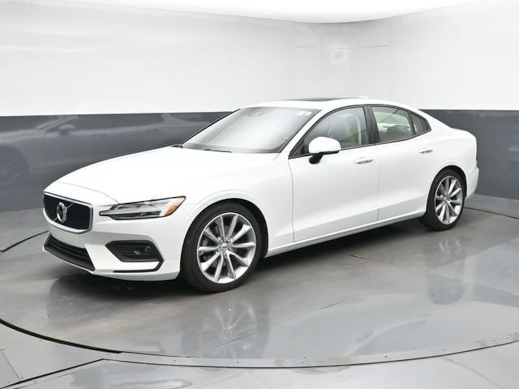 Used 2021 Volvo S60 T5 Momentum Sedan