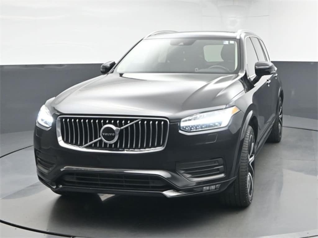 Used 2021 Volvo XC90 T6 Momentum SUV
