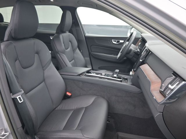 2023 Volvo XC60 Plus - Photo 29