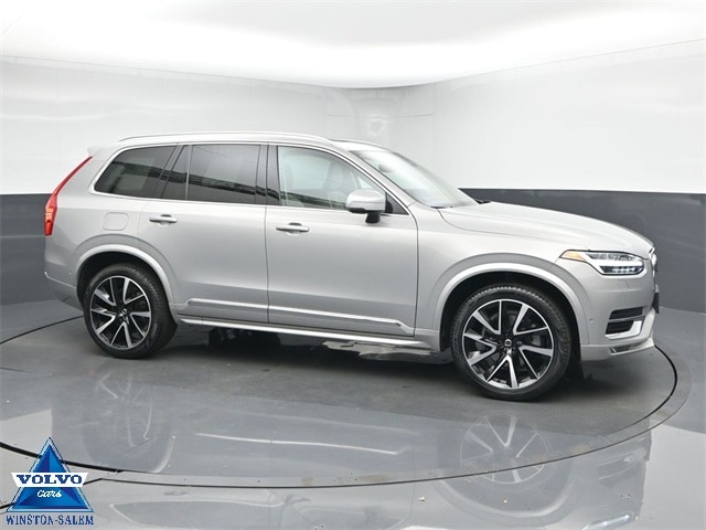 2023 Volvo XC90 Plus's photo