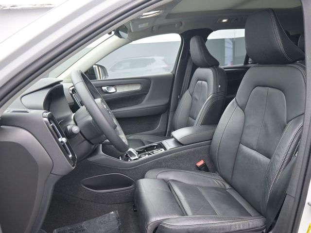 2024 Volvo XC40 Plus - Photo 9