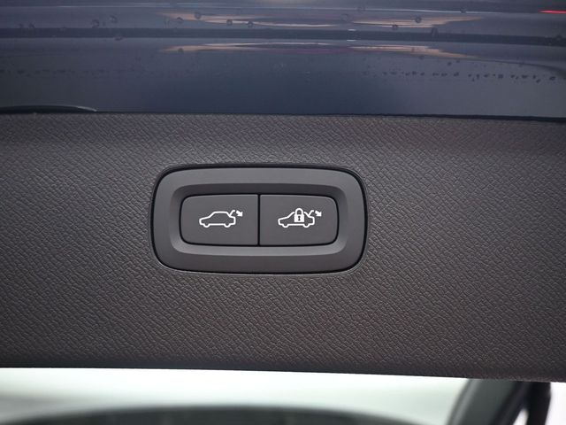2026 Volvo XC90 Plus - Photo 32