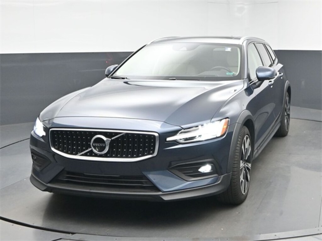Used 2022 Volvo V60 Cross Country T5 Wagon