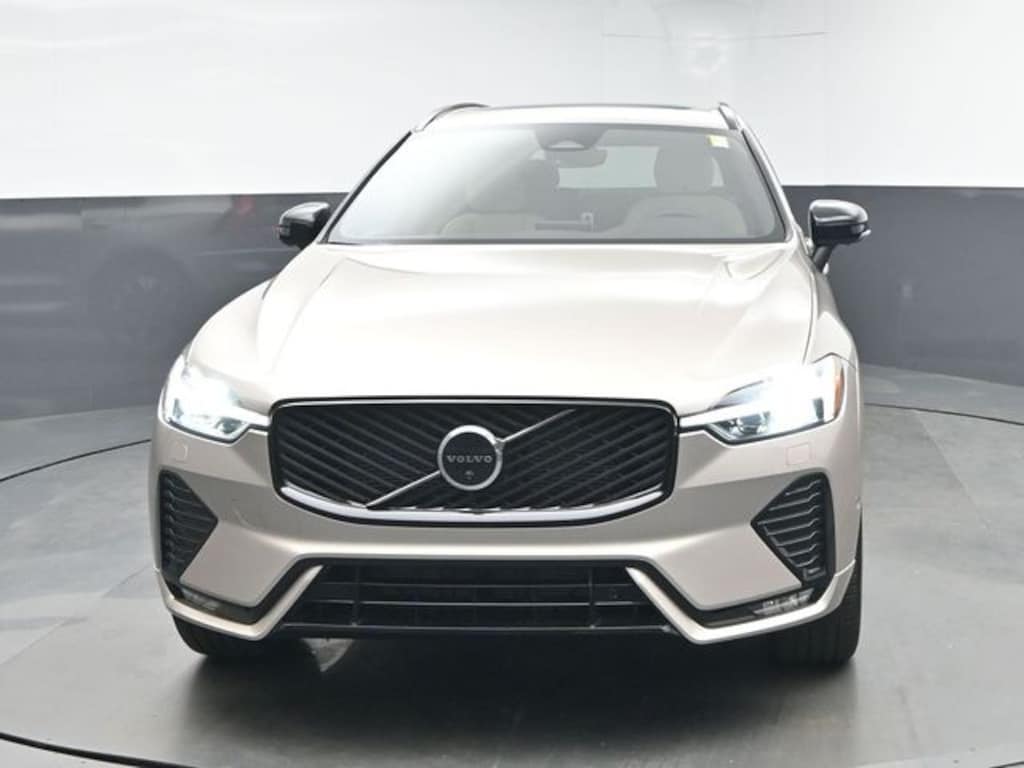 New 2026 Volvo XC60 B5 Plus SUV