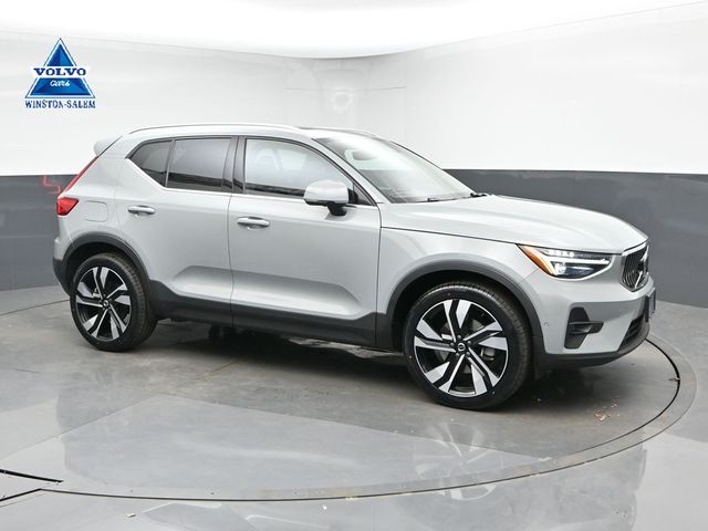 2024 Volvo XC40 B5 Plus Bright AWD's photo