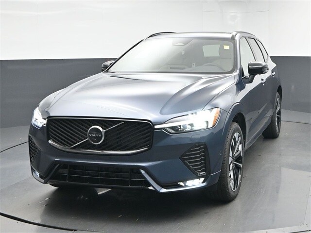 2026 Volvo XC60 B5 Plus photo 3