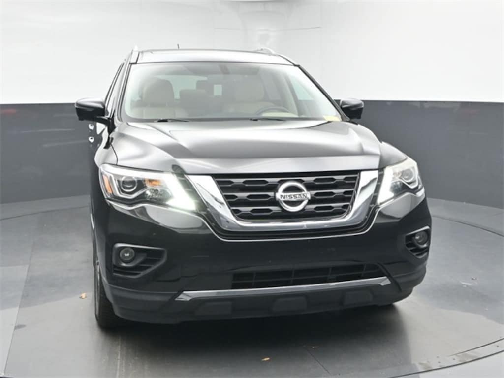 Used 2017 Nissan Pathfinder Platinum SUV