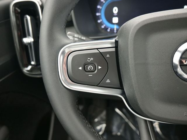 2024 Volvo XC40 Plus - Photo 23