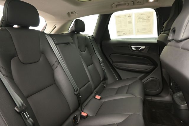 2023 Volvo XC60 Plus - Photo 32
