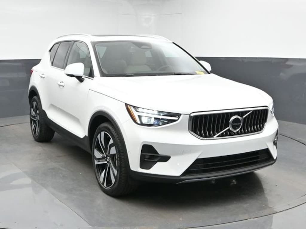 Used 2023 Volvo XC40 Ultimate SUV