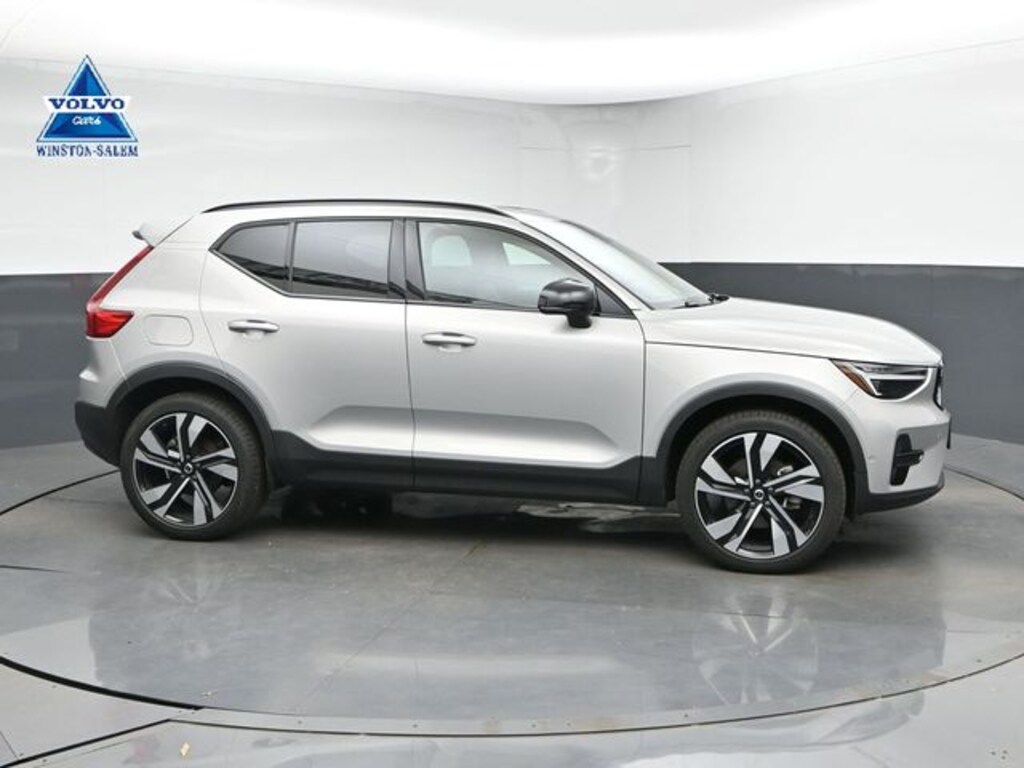 Used 2023 Volvo XC40 Ultimate SUV