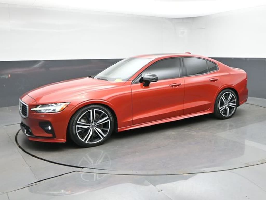 Used 2019 Volvo S60 T6 R-Design Sedan