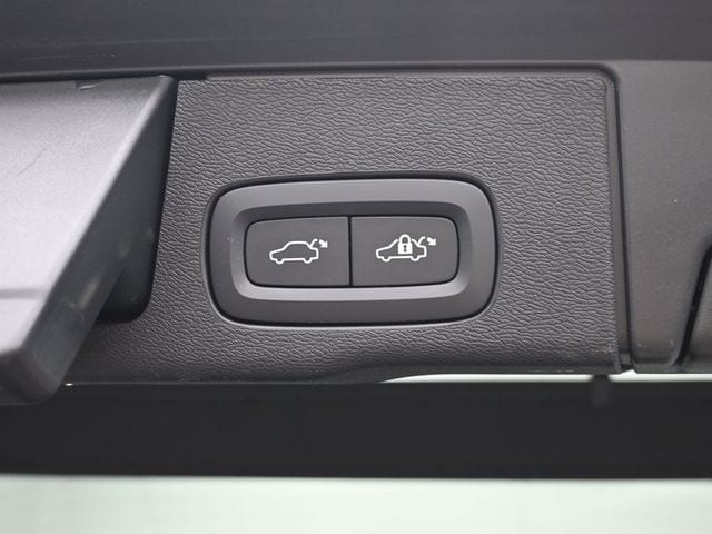 2023 Volvo XC60 Plus - Photo 31