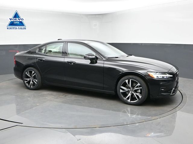 2024 Volvo S60 B5 Plus Dark Theme AWD's photo