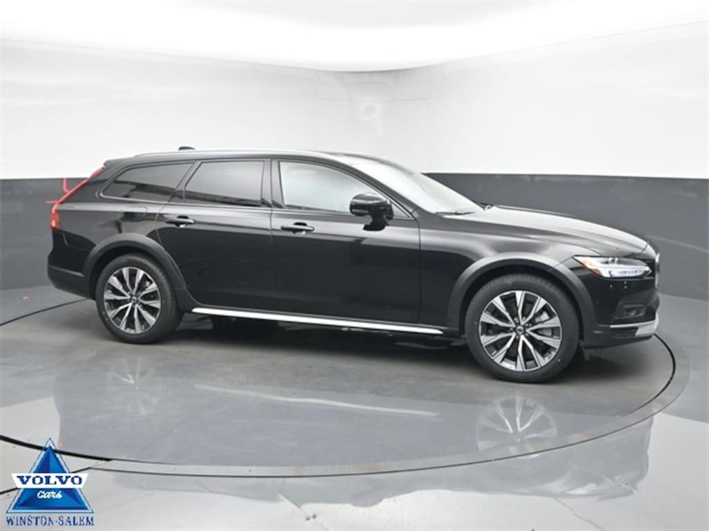 Used 2024 Volvo V90 Cross Country B6 Wagon
