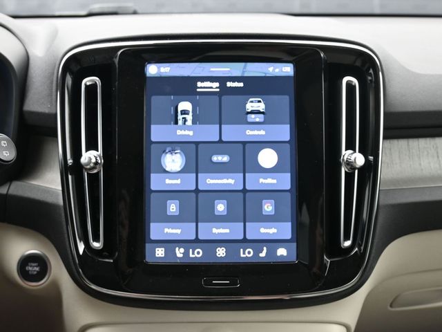 2024 Volvo XC40 Plus - Photo 15