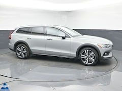 2026 Volvo V60 Cross Country B5 Plus AWD V26145 Wagon
