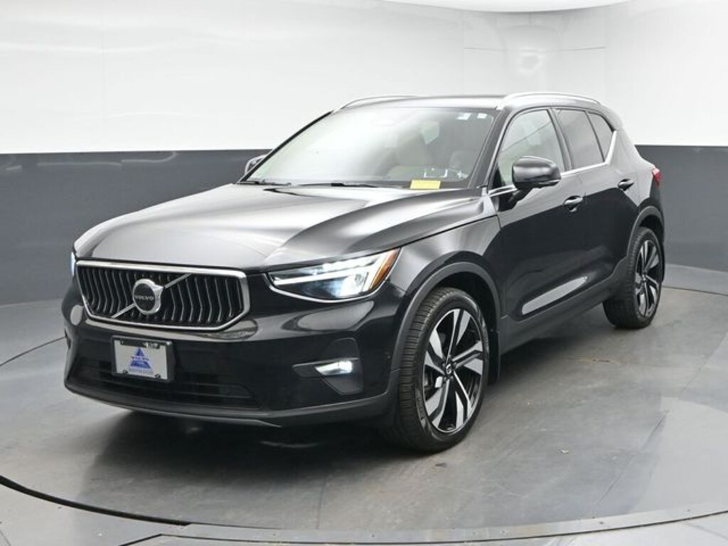 Used 2023 Volvo XC40 Ultimate SUV
