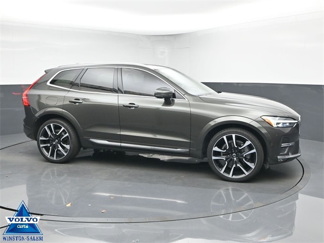 2022 Volvo XC60 Inscription's photo