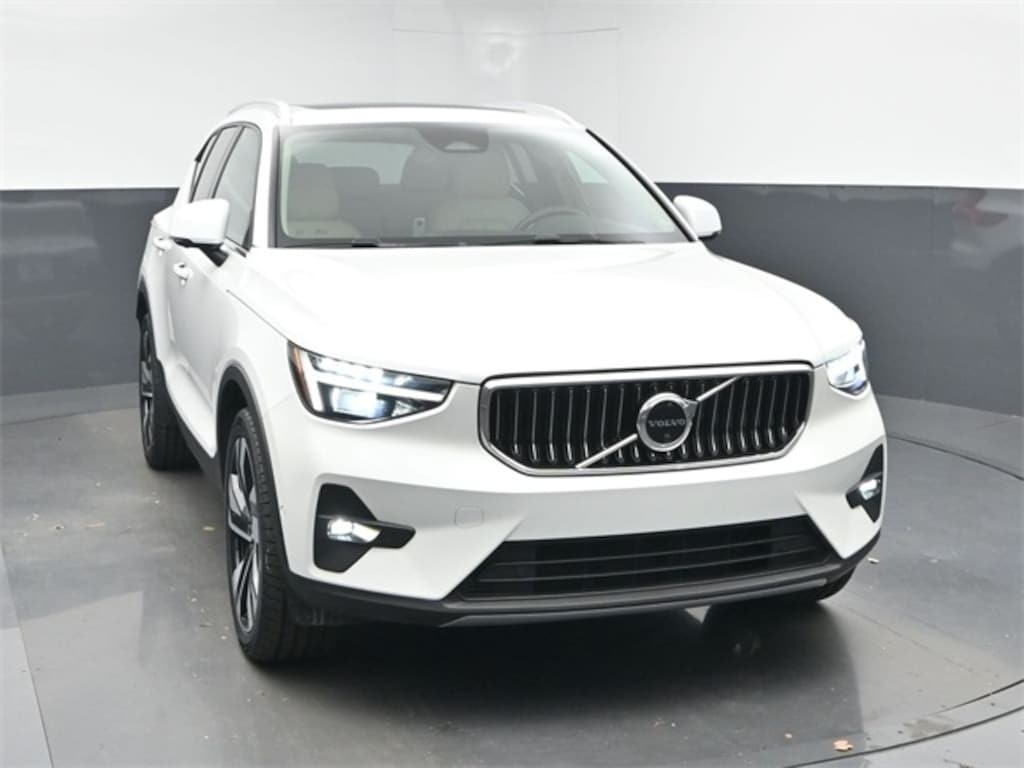 Used 2023 Volvo XC40 Ultimate SUV