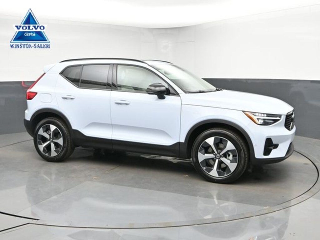 New 2026 Volvo XC40 B5 Plus SUV
