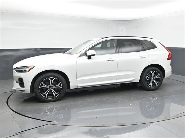 2022 Volvo XC60 B5 Momentum photo 4