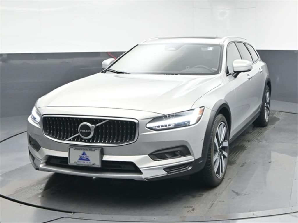 Used 2024 Volvo V90 Cross Country B6 Wagon