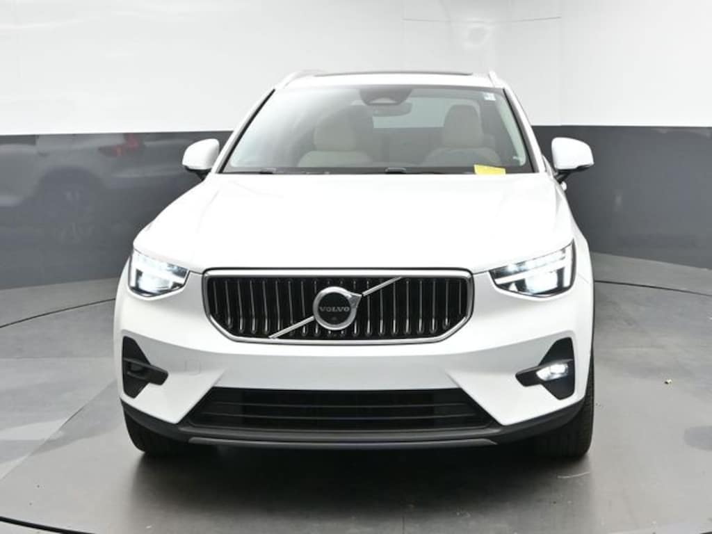 Used 2023 Volvo XC40 Ultimate SUV