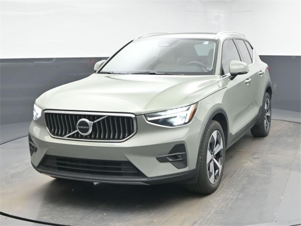Used 2023 Volvo XC40 B5 Plus Bright Theme SUV